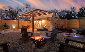 Romantic Luxury Retreat Hot Cold Pool & Sauna