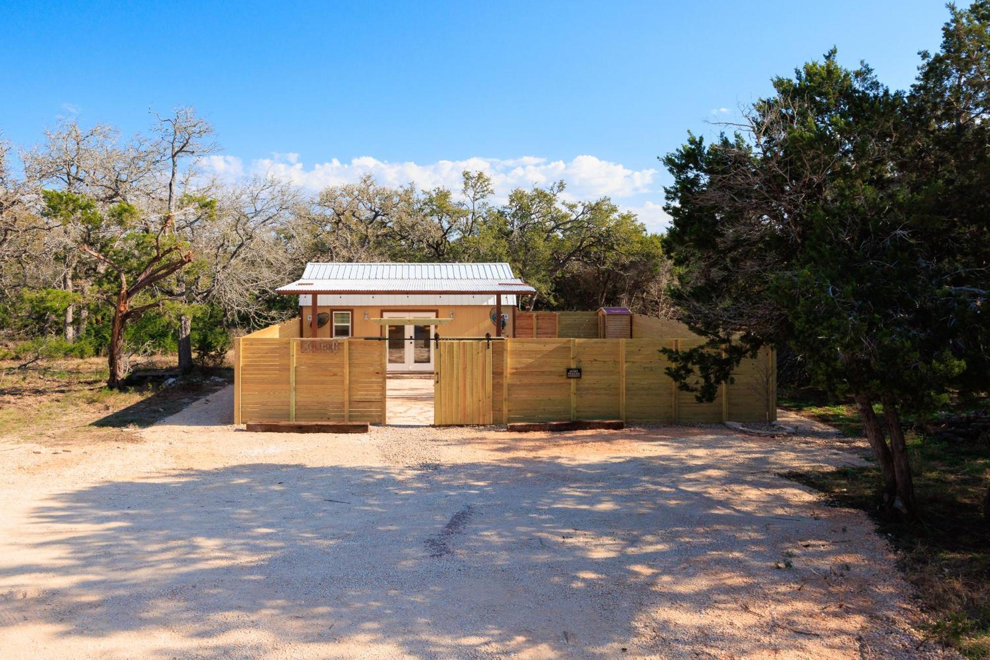 Romantic Luxury Retreat Hot Cold Pool & Sauna Villa Wimberley Exterior photo